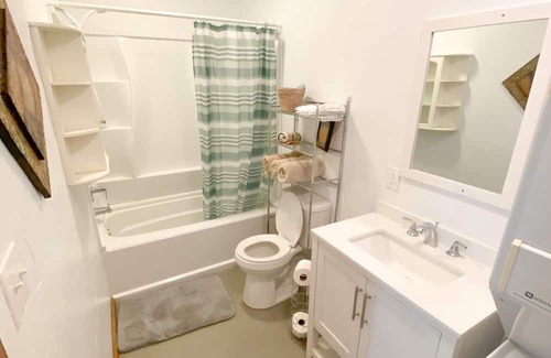 Throckmorton Hütte | Cow Co. Cottages - One Block Away From Downtown Shopping, Dining, & More!