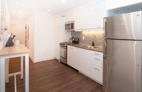 Bloomingdale Wohnung | Stylish 1BR oasis with AC, laundry, next to park!