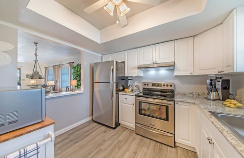 Bonita Springs Villa | Updates Polynesian Villa - 5 minutes from Gulf Beaches!