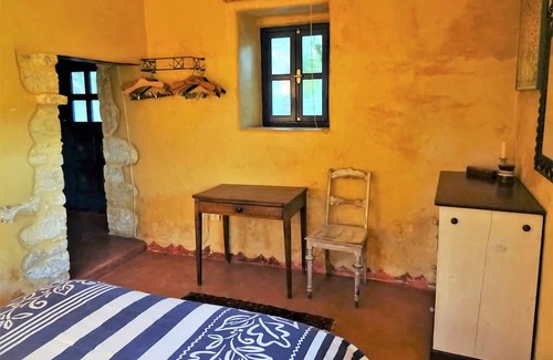 Faistos Haus | Original, Cretan stone house with a view of the enchanting garden