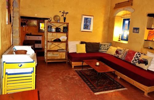 Faistos Haus | Original, Cretan stone house with a view of the enchanting garden
