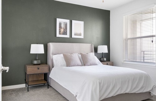 Covington Wohnung | Modern Apartment in Prime Location (ID9172X20)