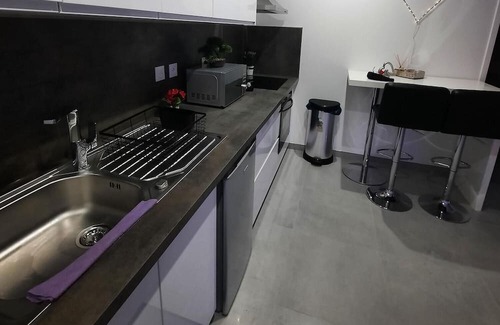 Freneuse Wohnung | Romantic Apartment with Private Jacuzzi