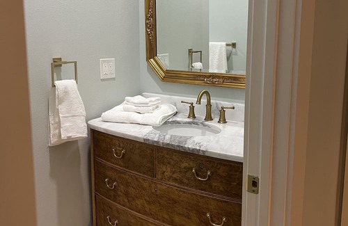 Buffalo Wohnung | 4 Luxury Suites in a beautifully restored historic building in Buffalo, Texas.