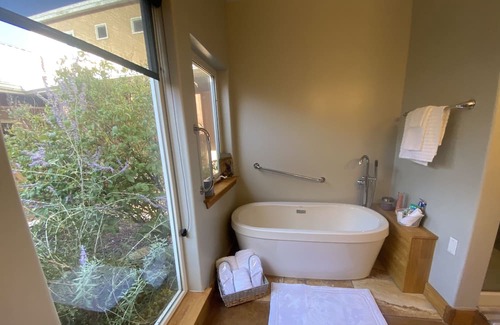 McIntosh Haus | Nirvana Southwest