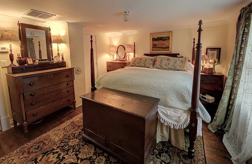Roseland Haus | Possum Trot Farmhouse + Lodge in the Blue Ridge South of Charlottesville!