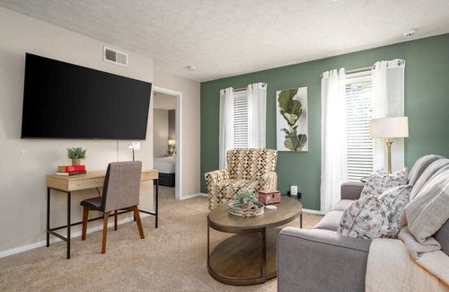 Hoover Wohnung | Close to Hoover Met & Finley | Gym |Quiet