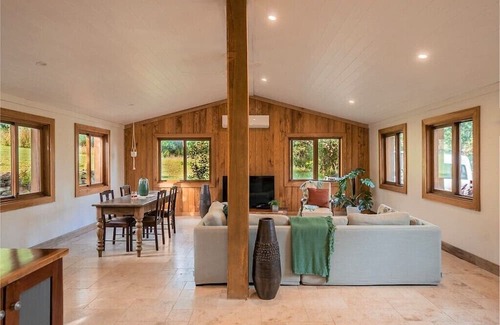 Palm Grove Hütte | RAINFOREST RETREAT, STONE COTTAGE w SPA - WHITSUNDAYS