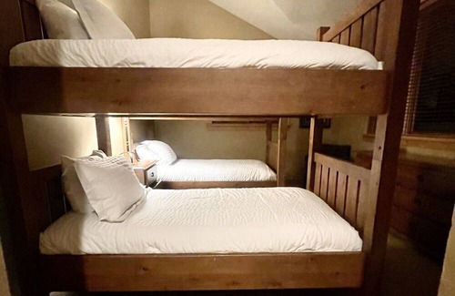 Truckee Kabine | Luxe Cabin with 5 Star Amenities!!