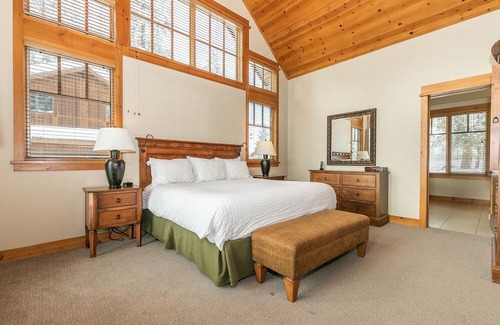 Truckee Kabine | Luxe Cabin with 5 Star Amenities!!