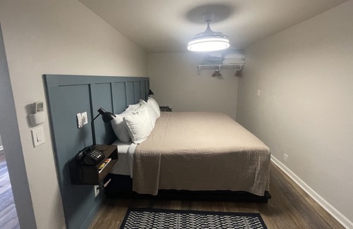 Salida Haus | Downtown Salida King Efficiency