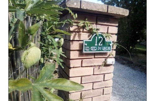 Villemoiron-en-Othe Wohnung | Le domaine du Lavoir - Studio PISA sleeps 5-jacuzzi from April to October