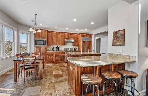 Ponderosa Trails Haus | So GRAND, So MAJESTIC, So EXQUISITE! Highly-Sought After Location! Pool Table!