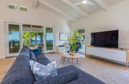 Wainiha Haus | Modern Beachfront Estate near Tunnels, Sleeps 12