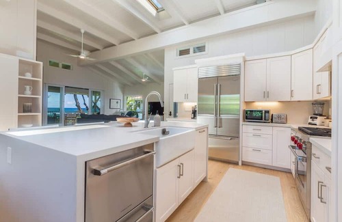 Wainiha Haus | Modern Beachfront Estate near Tunnels, Sleeps 12