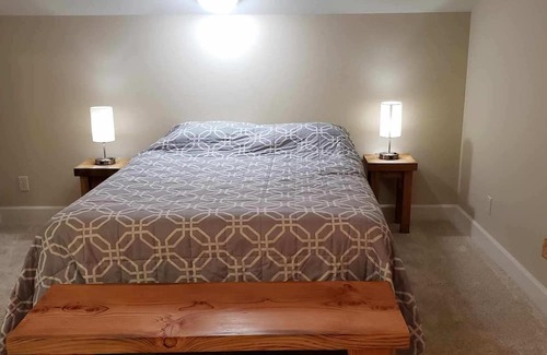 Bainbridge Island Eigentumswohnung | Walkable Location with Rooftop Deck and Sauna - Cascade