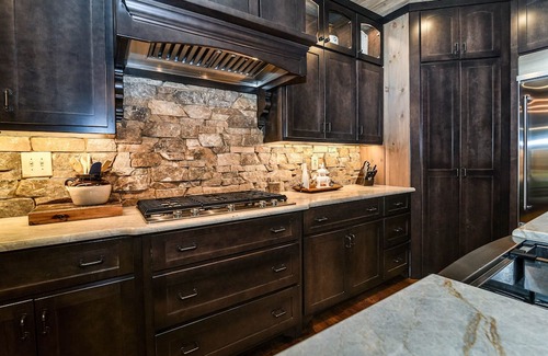 Blue Ridge Haus | Fly Fish, Tube & Relax on The Toccoa River-Aska Adventure- 10 Mins from Dwntn BR