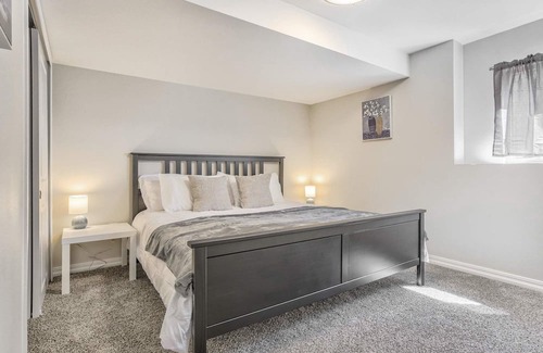 Park Vista Haus | 5BR House with Hot Tub, Peak Views in Colorado Springs