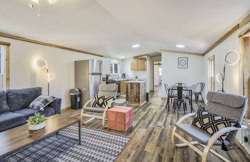 Cripple Creek Skihütte | Rustic 3BR Home with Hot Tub, Peak View near Cripple Creek