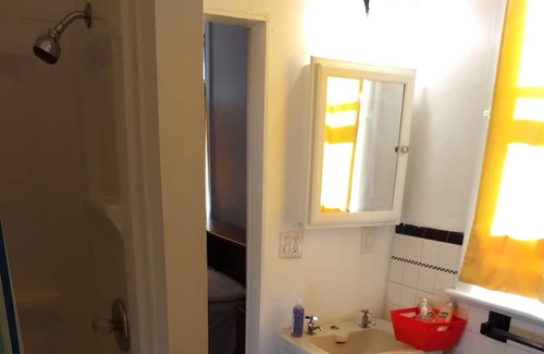 Harrisburg - Hershey Wohnung | High Quality Small Furnished Guestroom. Self contained. No Shares.