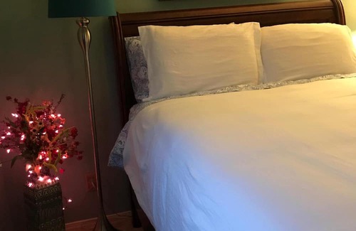 Flagstaff Haus | The Country House: Your home away from home