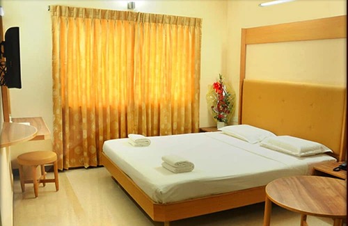 Madurai Haus | Warmly decorated rooms/Vandiyur Lake view Stay