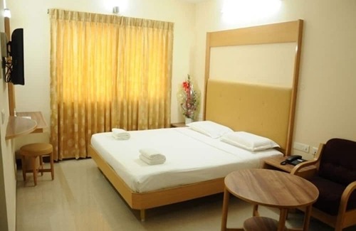 Madurai Haus | Warmly decorated rooms/Vandiyur Lake view Stay