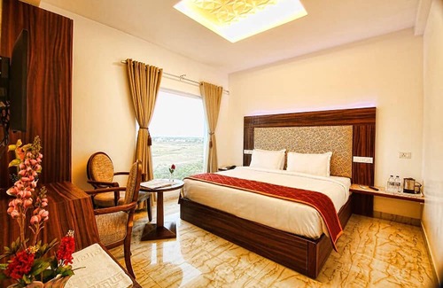 KK Nagar Haus | Convenient Rooms with Lake view Stay/Madurai