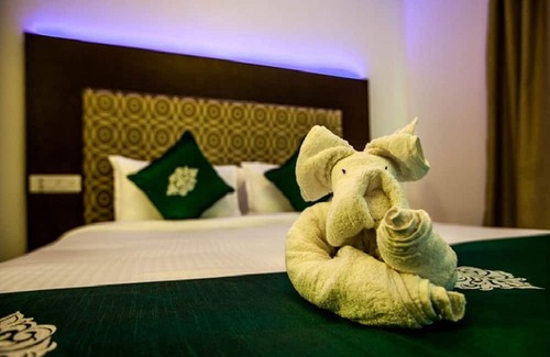 KK Nagar Haus | Convenient Rooms with Lake view Stay/Madurai