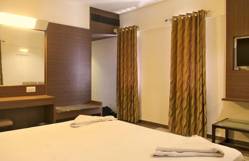 Madurai Main Haus | Calm Stay West Tower Of Meenakshi Amman Temple