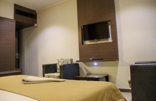 Madurai Main Haus | Calm Stay West Tower Of Meenakshi Amman Temple
