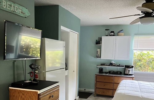 Princeville Eigentumswohnung | Princeville Delight! COLD A/C, Sleeps 4, Pool & Jacuzzi, Private Lanai & Space