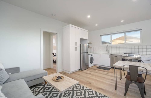 Old Town North Haus | Downtown Views Deluxe Guesthouse + Rooftop Spa!