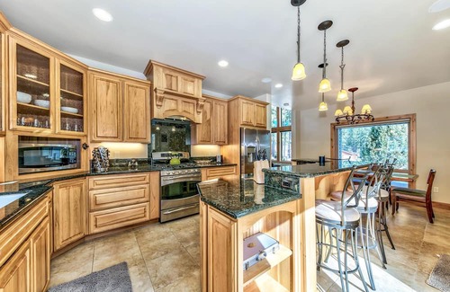 Mountain View Estates Haus | Snow Mtn Lodge 4BR/2.5BA Luxury Home