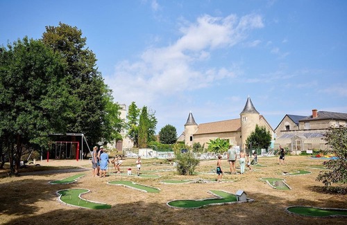 Ingrandes Skihütte | Luxe Sanitary XL 6 Pers. Villatent at 4-star campsite Le Petit Trianon
