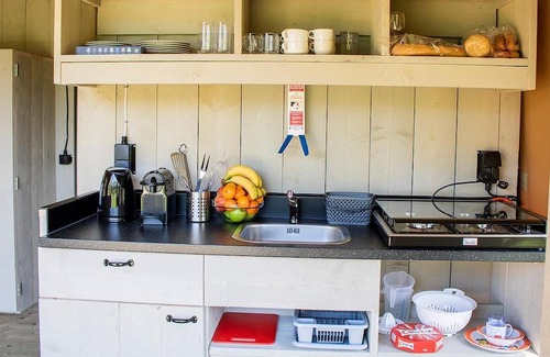 Ingrandes Skihütte | Luxe Sanitary XL 6 Pers. Villatent at 4-star campsite Le Petit Trianon