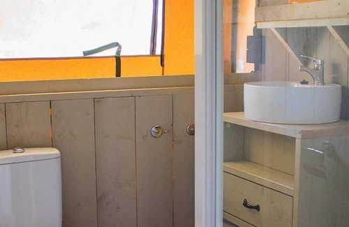 Ornans Skihütte | Luxe Sanitary XL 6 Pers. Villatent at 4-star campsite La Roche d'Ully