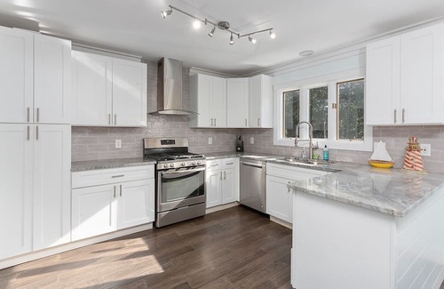 East Beach Haus | East Beach House w/ Pool 5BR Sleeps 12 Marsh Front