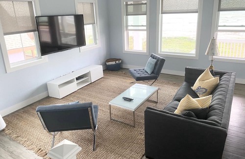 Terramar Beach Haus | Oceanfront/Beachfront Vacation Beach Home 3BR, 3.5 Bath