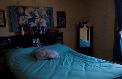 Frankfort Haus | Waterfront Stream Gambrel