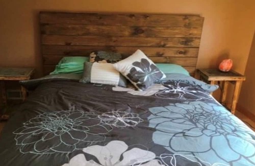 Frankfort Haus | Waterfront Stream Gambrel