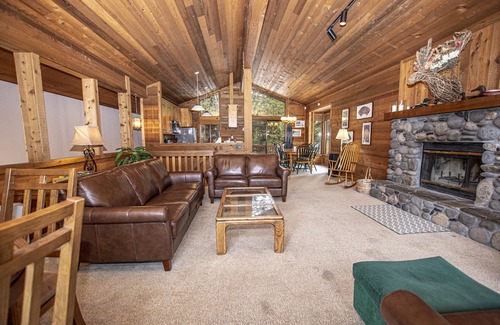 Lake Forest Haus | Vance: Sunny and Spacious Dollar Point Home