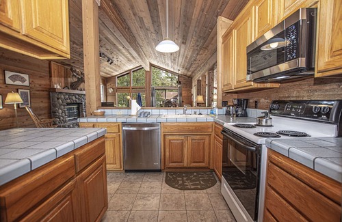 Lake Forest Haus | Vance: Sunny and Spacious Dollar Point Home