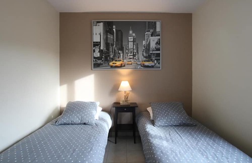 Marcey-les-Greves Hütte | Gite Marcey-les-Grèves, 5 bedrooms, 15 persons