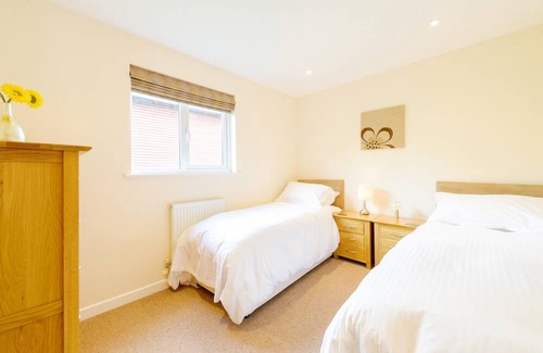 Winnard's Perch Hütte | Benasa Lodge A Scandinavian style lodge, perfect for up to 8 guests, dog friendly.