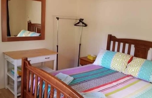Brisbane Waterfront Haus | Pet and Family Friendly Peaceful Island W'front home, crabbing, kayaking, bikes