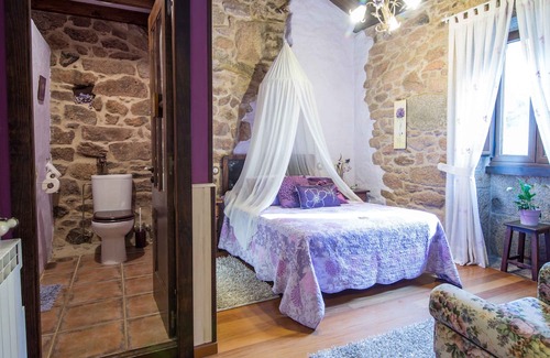 O Pindo Hütte | Country house with terraces and sea views only 50 meters from the beach.