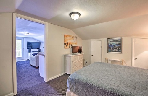 Palm Shores Villa | Waterfront Oasis, DOLPHINS, Deep Water Dock, Full Gym, Tiki Bar, Ocean Boating !