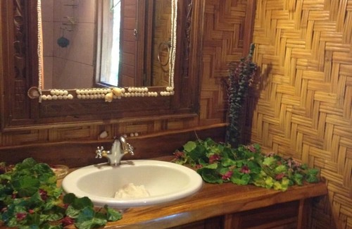 Moorea-Maiao Haus | Moorea's House of Peace