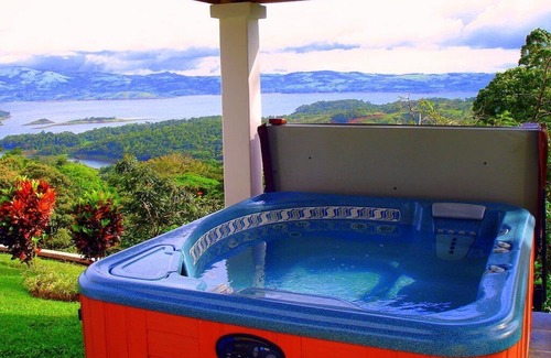 Arenal Haus | "Casa Grande" Villen in Arenal Springs am See ...Unser Feinstes